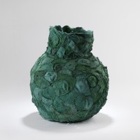 <a href="https://www.galeriegosserez.com/artistes/l-c-lab.html"> L&C Lab</a> - Biomater - Green Vase